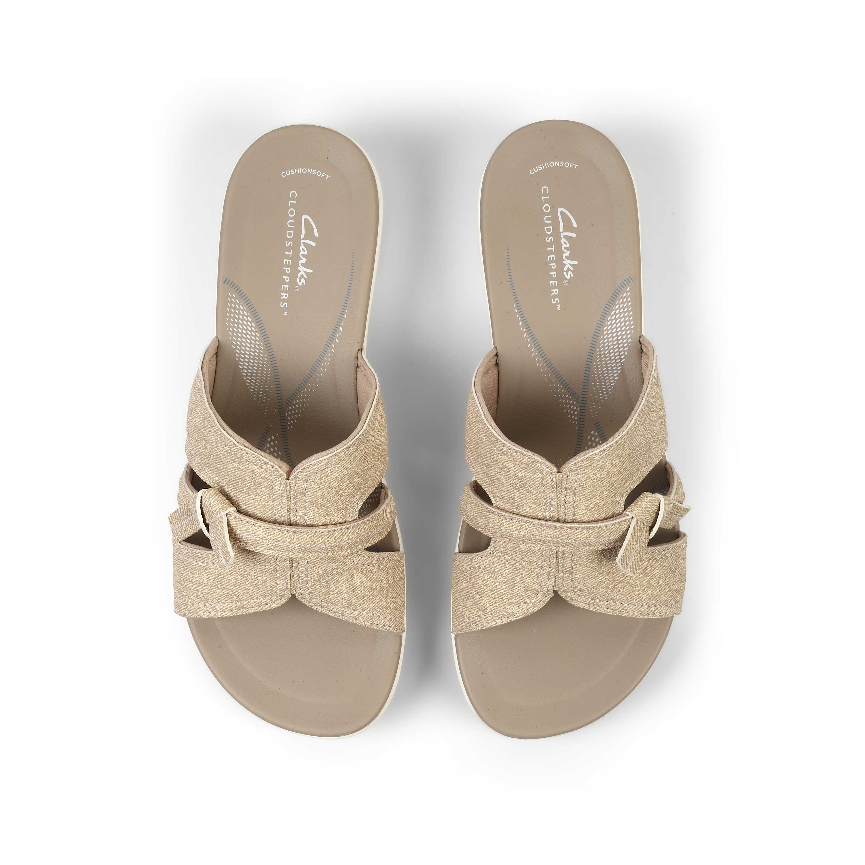 Clarks Women Brinkleyrae Mia Beige Slide
