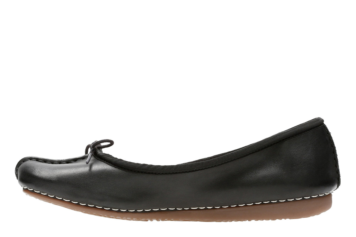 Clarks Women Black Freckle Ice Shoes