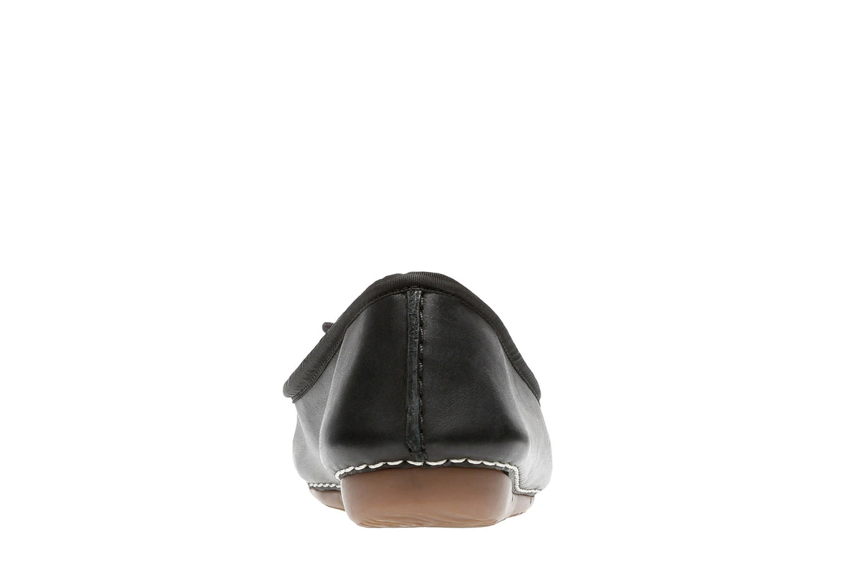 Clarks Women Black Freckle Ice Shoes