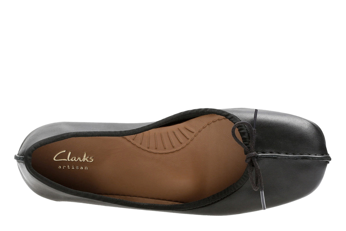 Clarks Women Black Freckle Ice Shoes