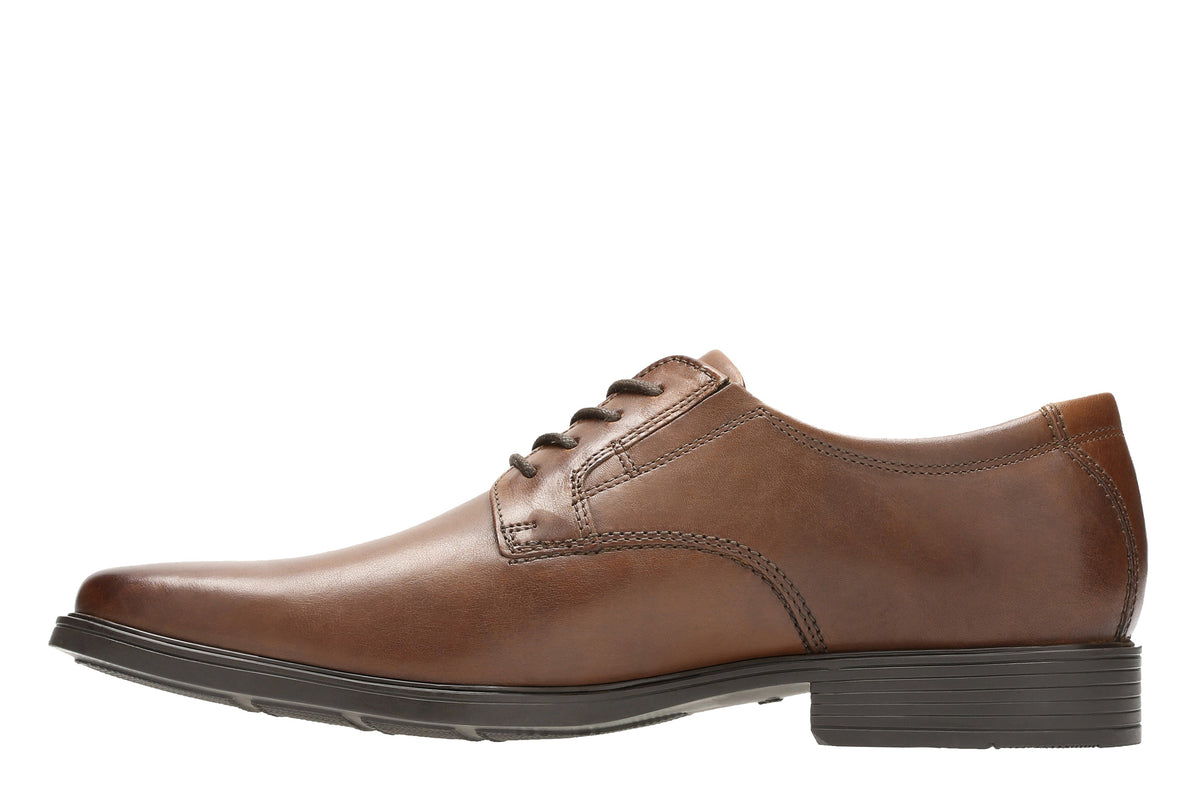 Clarks Men Tan Tilden Plain Shoes