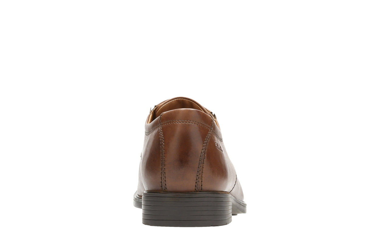 Clarks Men Tan Tilden Plain Shoes