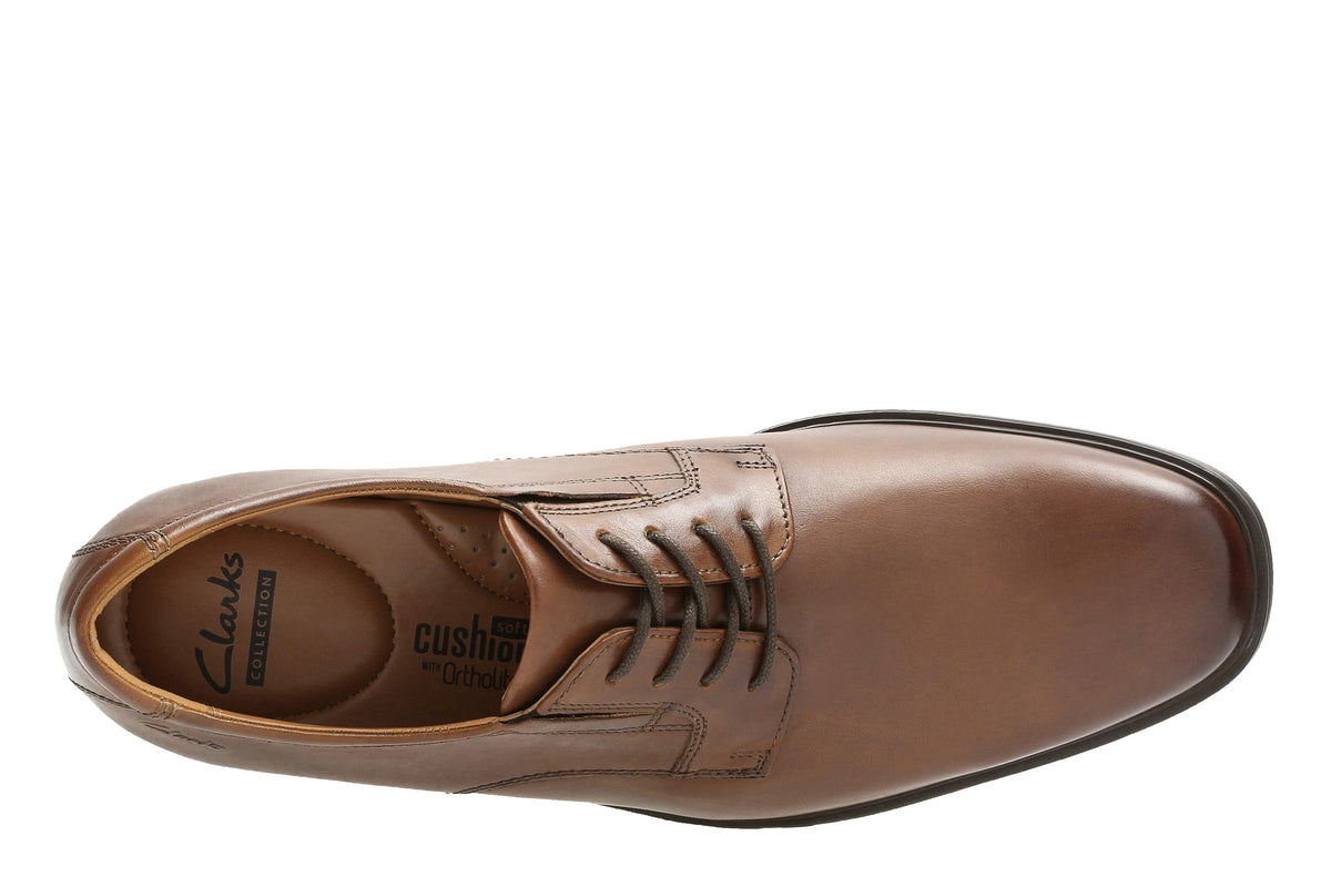 Clarks Men Tan Tilden Plain Shoes