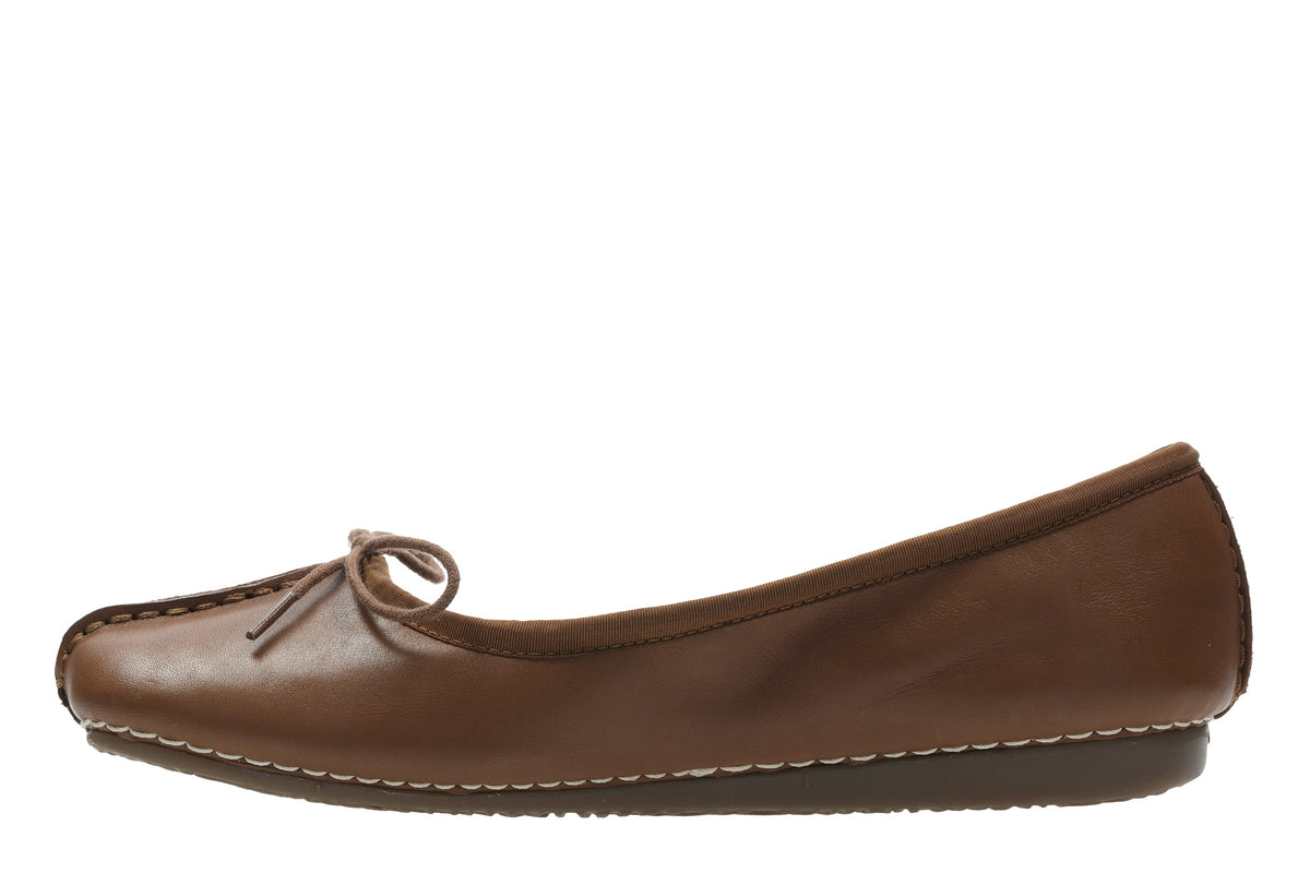 Clarks Women Tan Freckle Ice Shoes