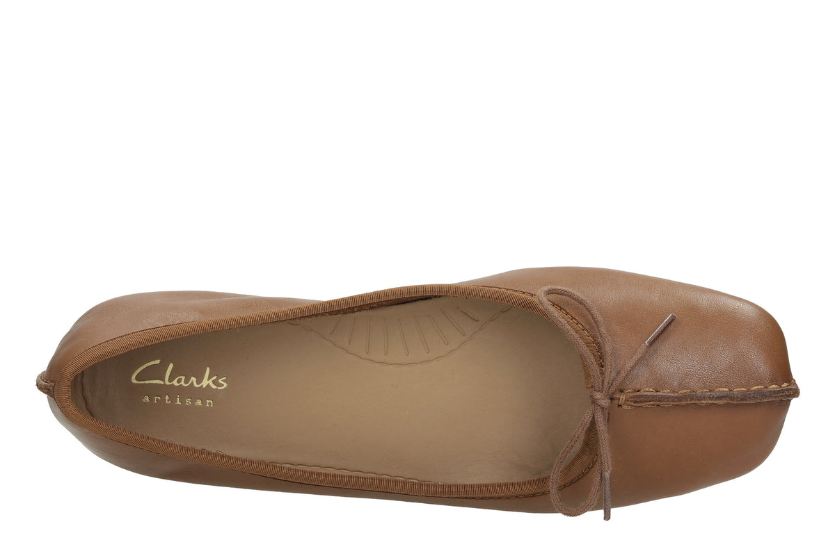 Clarks Women Tan Freckle Ice Shoes